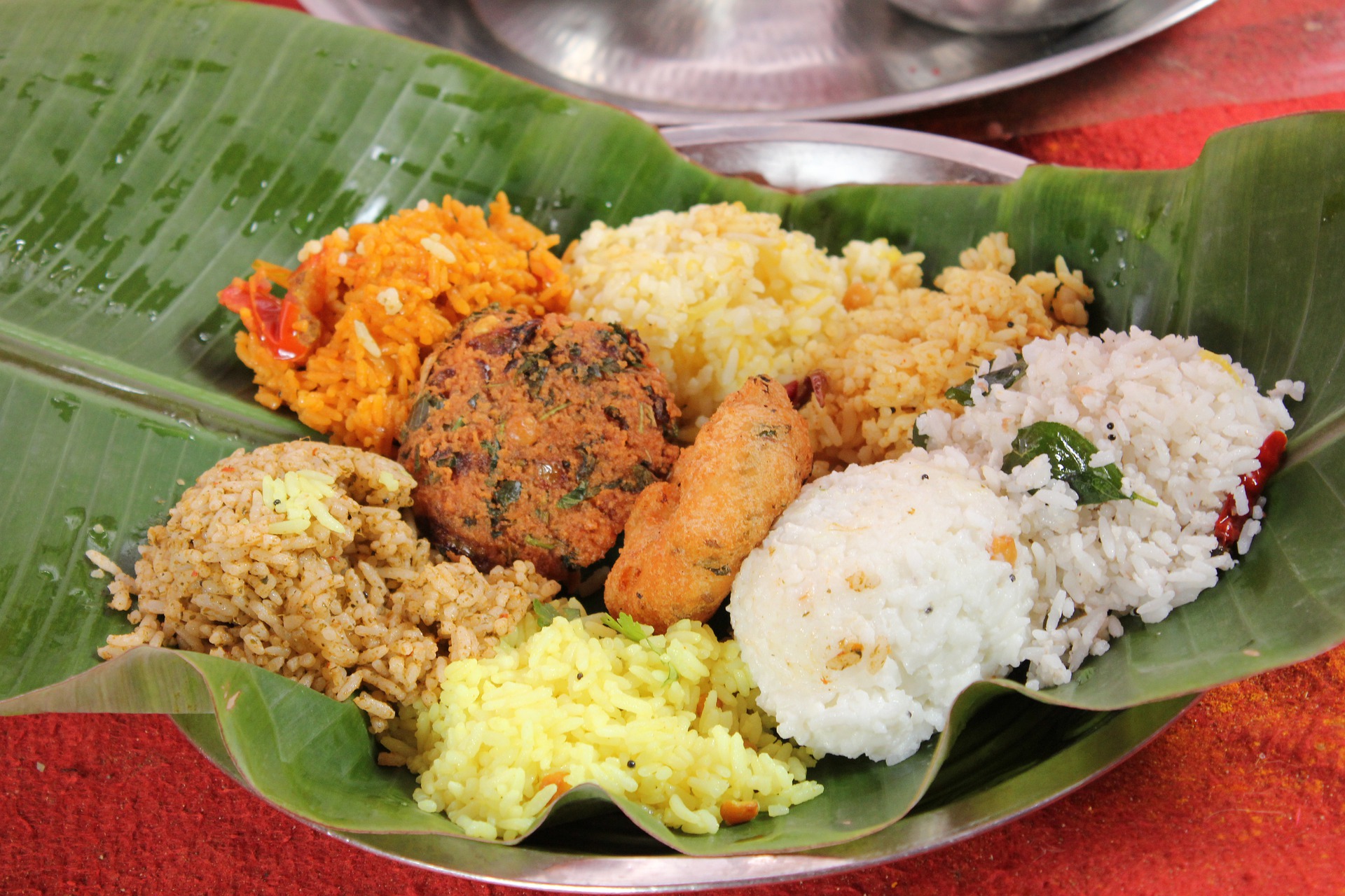 9 Amazing benefits of eating on a banana leaf - Smashing Buddha