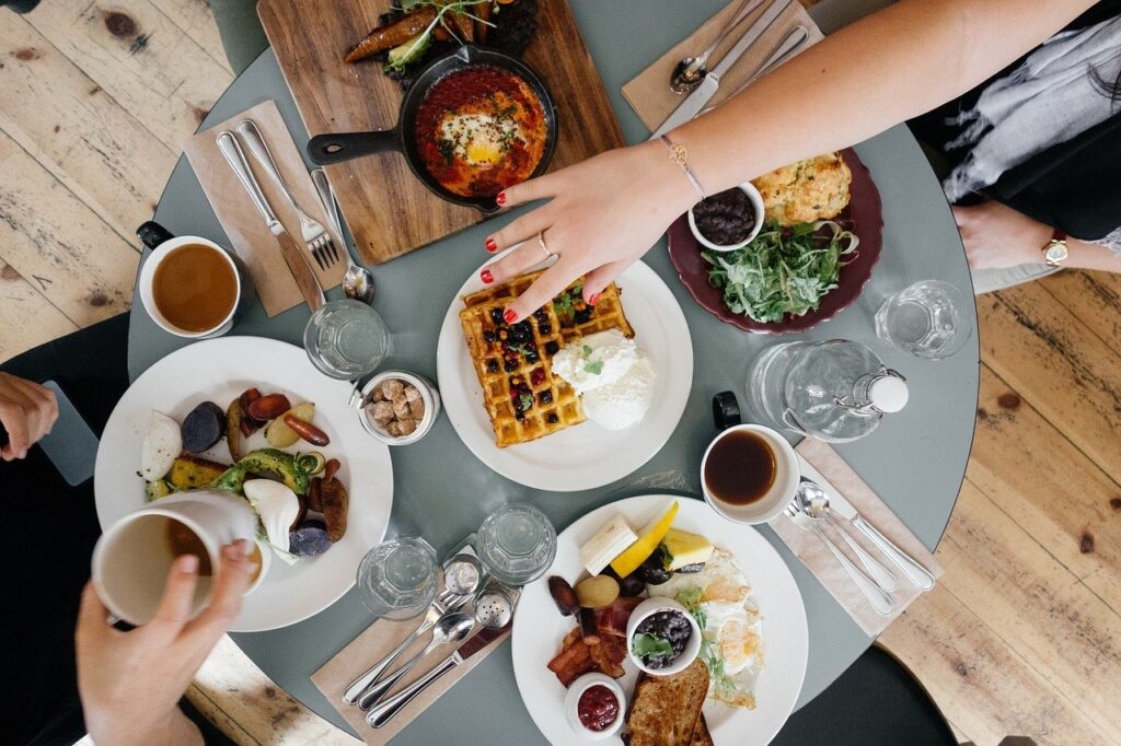 food, eating with hands