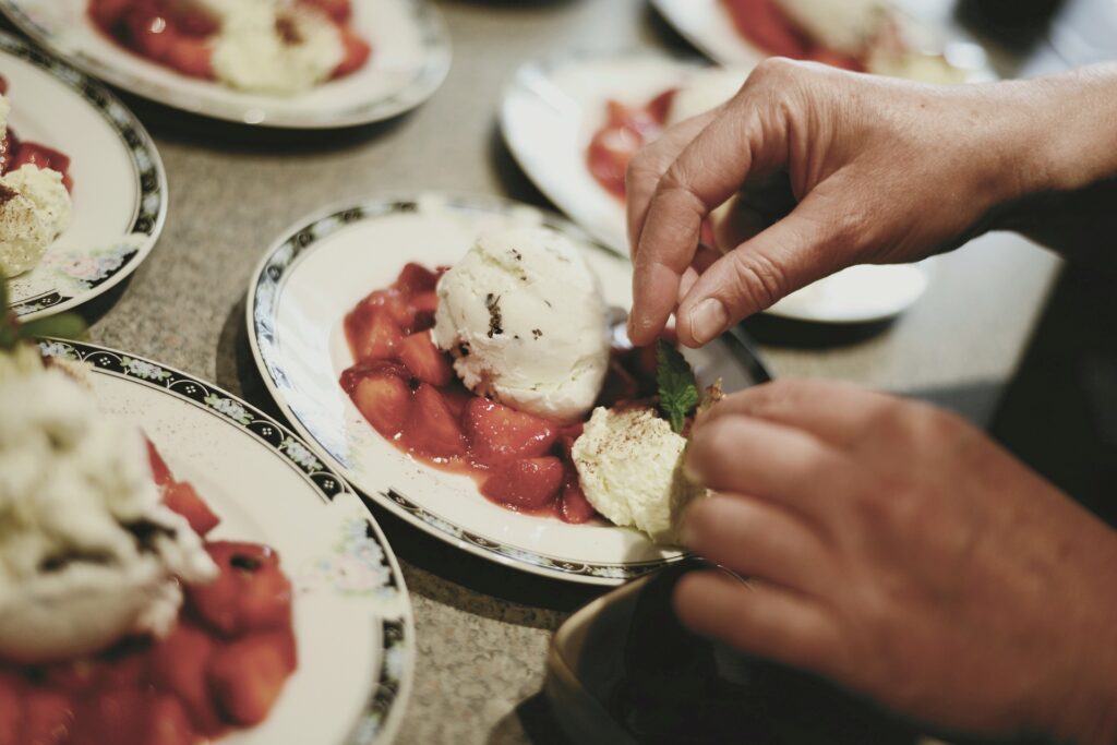 Eating with Hands : Manage Food Portions