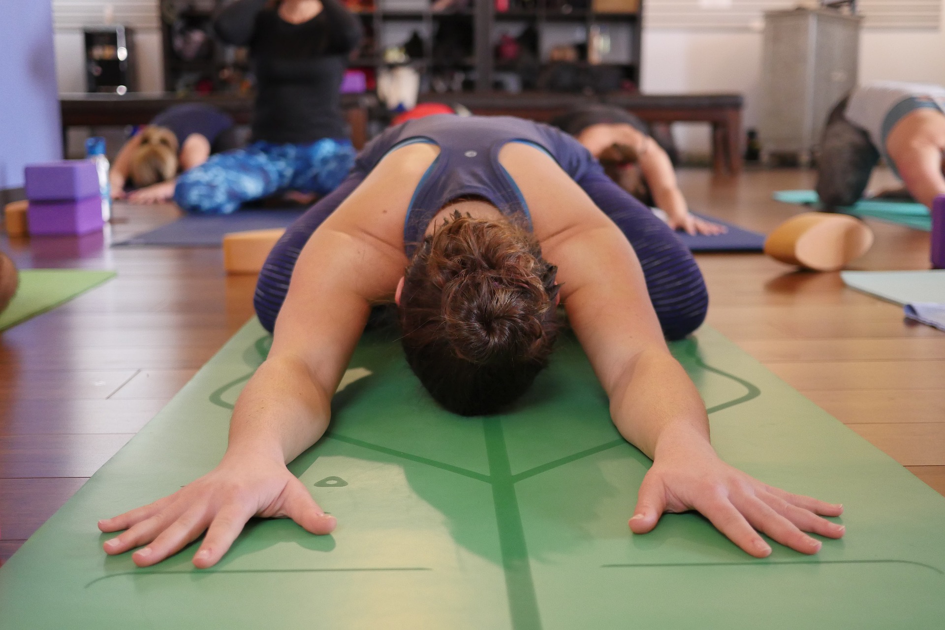8 Easy Yoga Poses That Feel Like A Massage - Kathleen Wonders